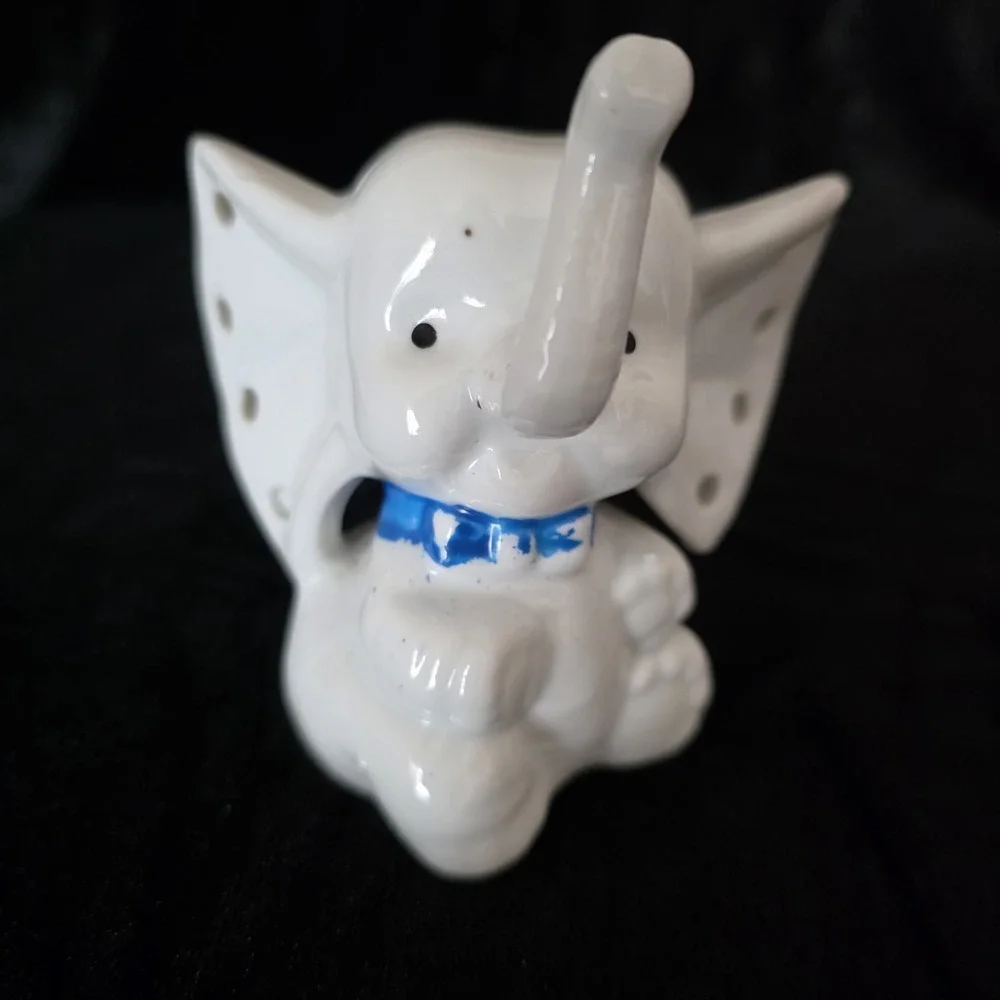 Vintage White Elephant Ring & Earring Holder Ceramic Trunk Up Good Luck
